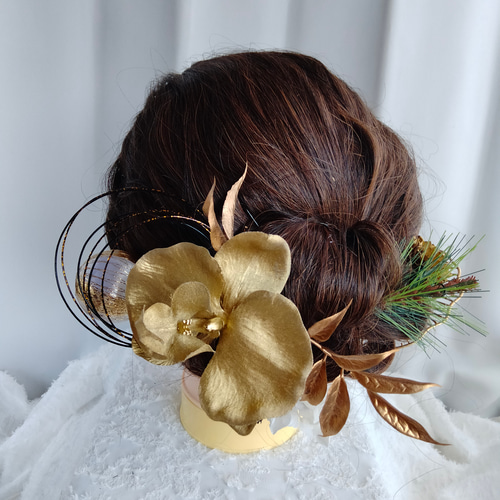 コチョウランと松の髪かざり タイトシニヨン シニヨンヘア 卒業式 成人