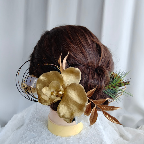 コチョウランと松の髪かざり タイトシニヨン シニヨンヘア 卒業式 成人
