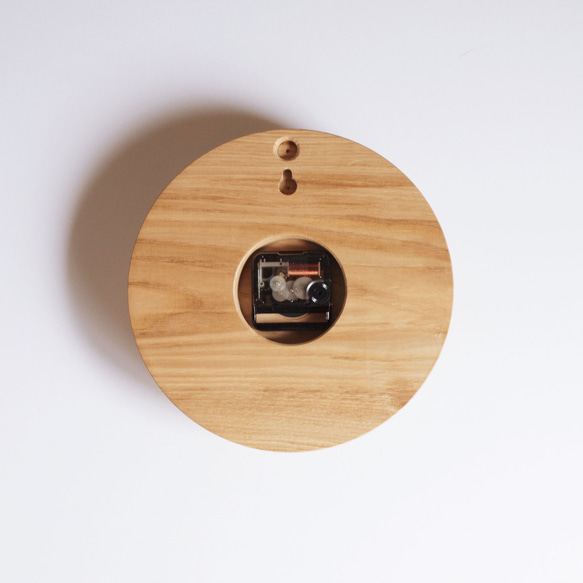 木製掛鐘圓形板栗材料4 第5張的照片