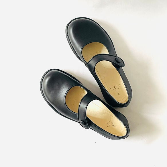 《B》オーダーメイドの革靴 毎日履きたい心地良さ 自分好みに選べる楽しさ　ドットボタンストラップパンプスB-3 1枚目の画像