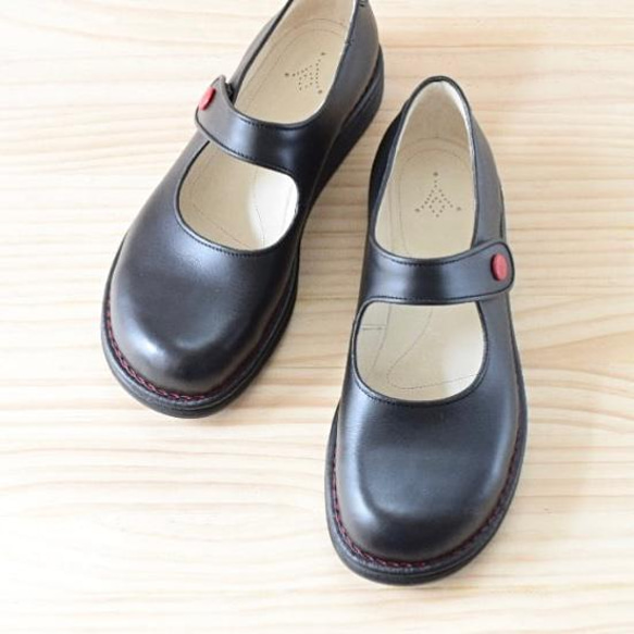 《B》オーダーメイドの革靴 毎日履きたい心地良さ 自分好みに選べる楽しさ　ドットボタンストラップパンプスB-3 8枚目の画像
