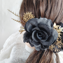 ブラックローズのウェディングヘッドパーツ　フォトウェディング　黒バラ　ヘッドドレス　フォトウエディング　髪飾り　結婚式 6枚目の画像