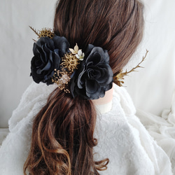 ブラックローズのウェディングヘッドパーツ　フォトウェディング　黒バラ　ヘッドドレス　フォトウエディング　髪飾り　結婚式 4枚目の画像