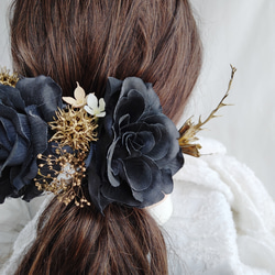 ブラックローズのウェディングヘッドパーツ　フォトウェディング　黒バラ　ヘッドドレス　フォトウエディング　髪飾り　結婚式 7枚目の画像