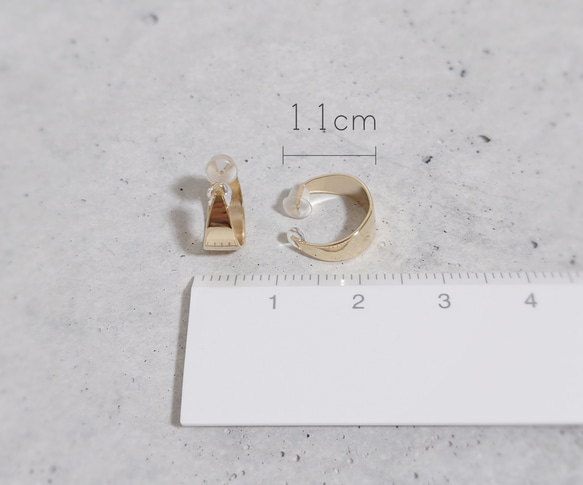 イヤリング 【ゴールド シンプル 三角 】 ( 痛くないイヤリング ピアスみたいなイヤリング イヤーカフ ノンホール ) 3枚目の画像