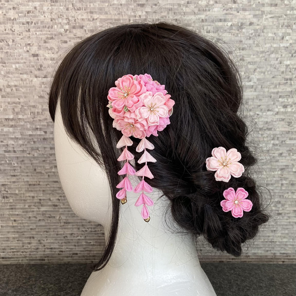 七五三に♡ 桜ブーケのヘアクリップ +Uピンset  ピンク   *つまみ細工 *髪飾り *卒業式 *着物 *和装 * 1枚目の画像