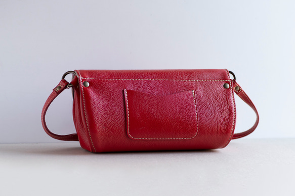 コロンと丸いショルダーバッグ　レッド　レディース　母の日　スマホショルダー　フラップ型　ak-18ns 3枚目の画像