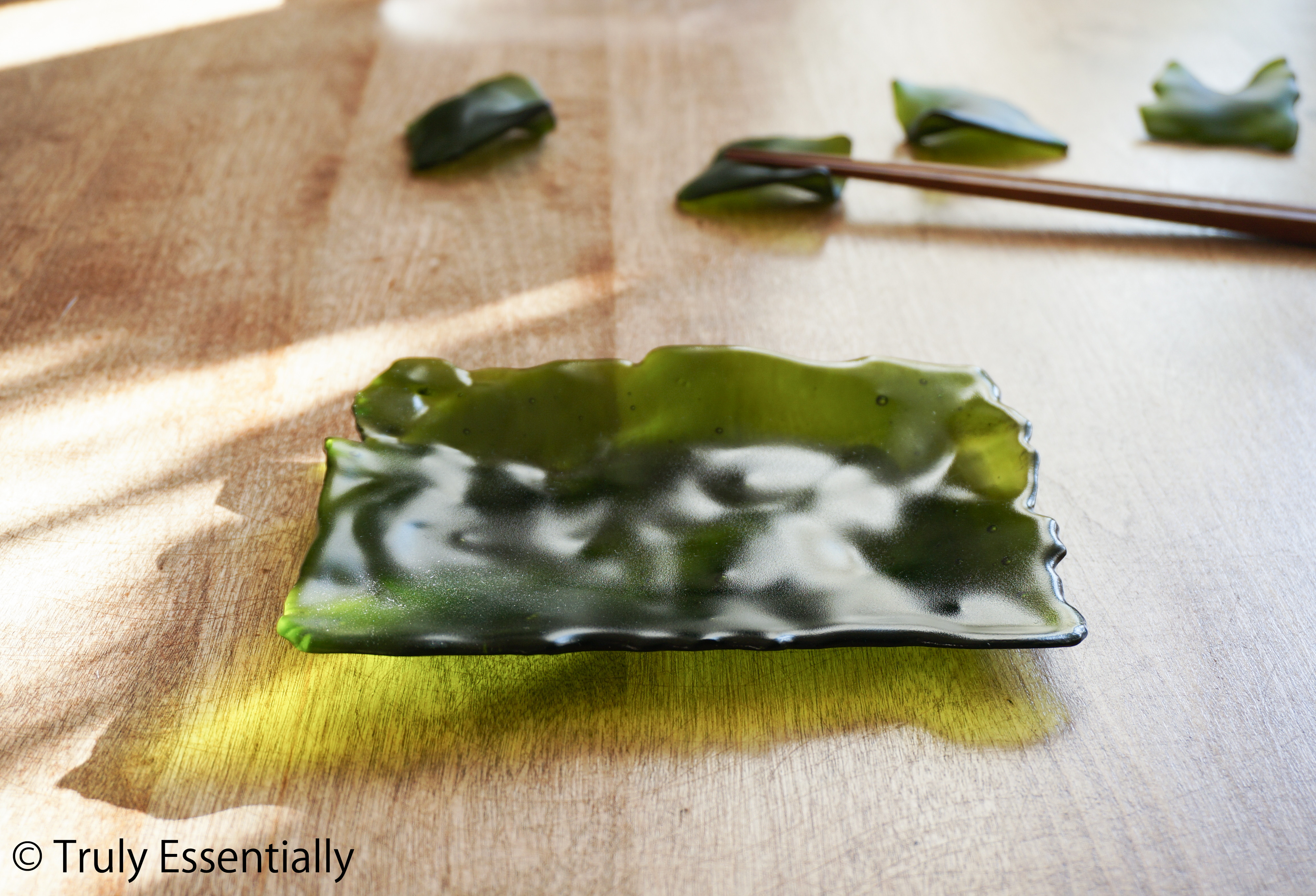 ガラスのお皿 - 「みどりのガラス 」● 18x14 (cm)・緑・つや消し