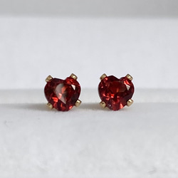 ガーネット ピアス（スタッド・一粒） の人気通販｜Creema(クリーマ