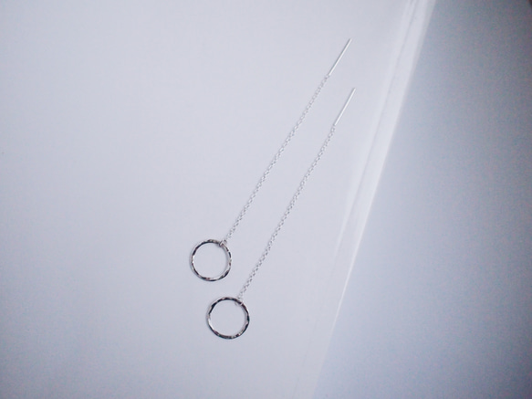 送料無料 *再販*【14kgf】月チェーンピアス／槌目／S　ゴールド　華奢　シンプル 11枚目の画像