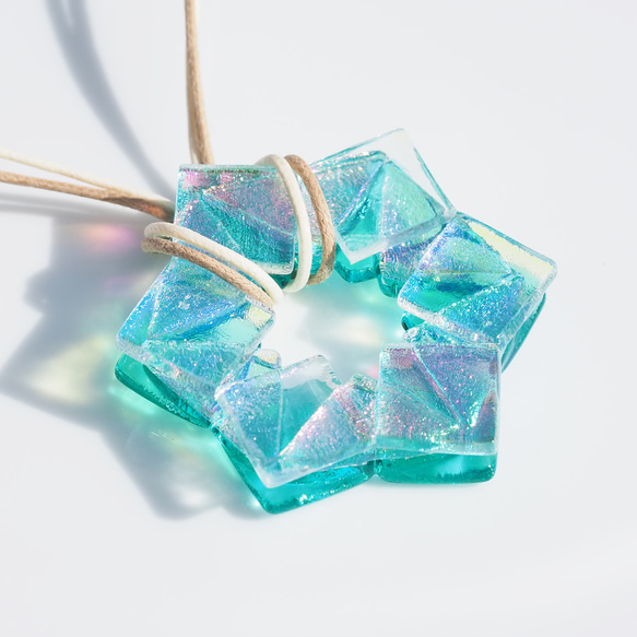 【Premium】光る結晶ガラス『オーロラクリスタル【マーメイド】』ネックレス【紐の色、長さ選べます】【受注制作】≪送料 1枚目の画像