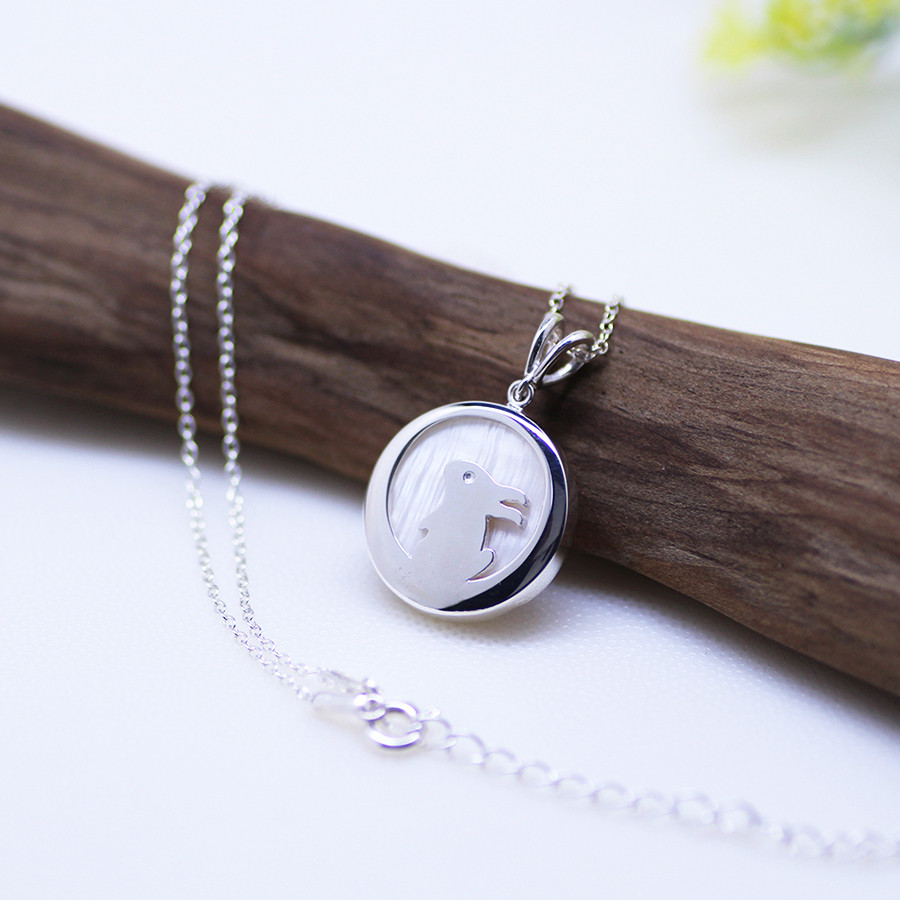 月と兎のシルバーペンダント