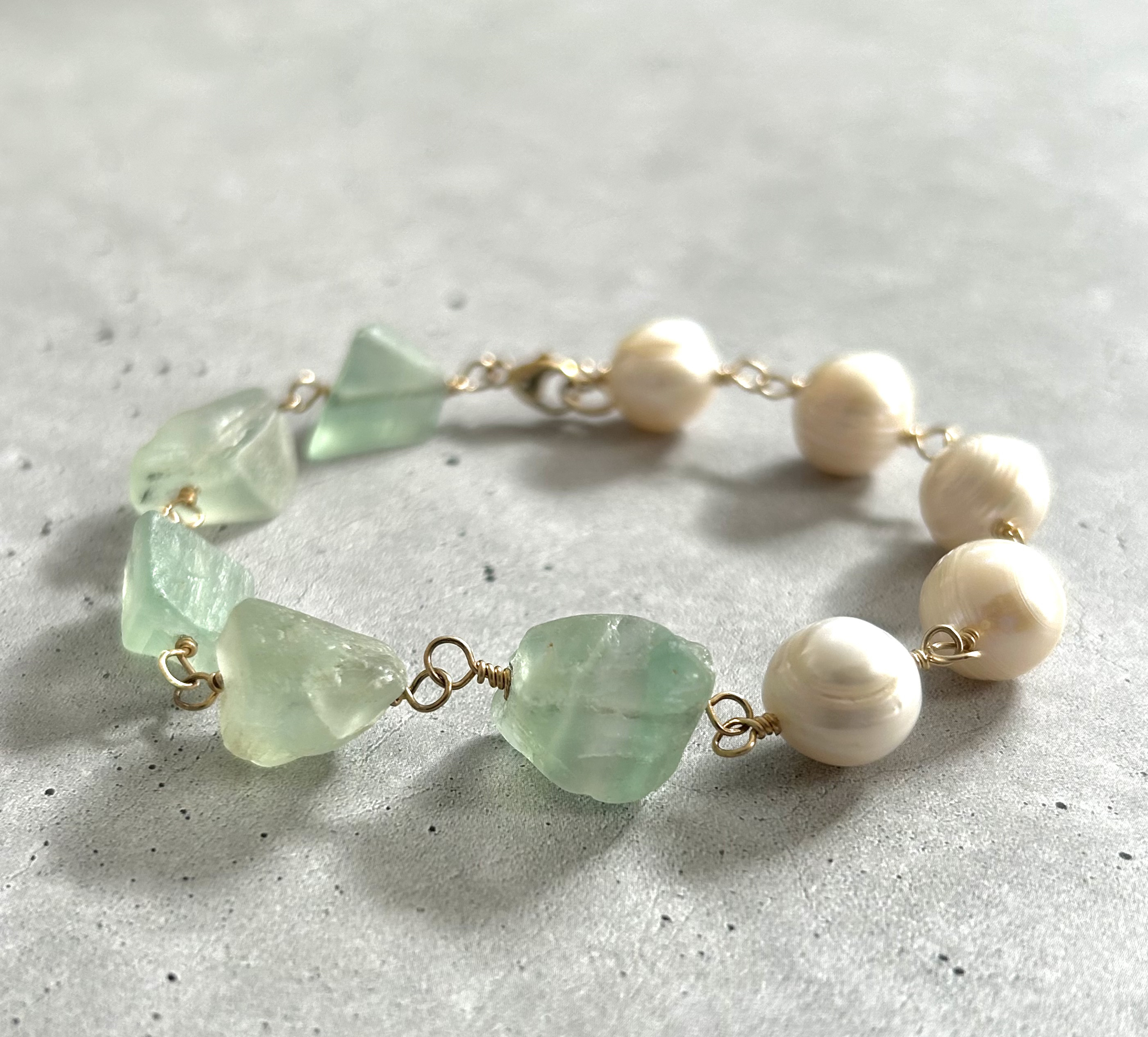 14kgf フローライト&淡水パールブレスレット