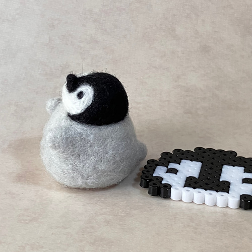 ◇ 踊る皇帝ペンギン 子供 ① 羊毛フェルト 人形/ 羊毛フェルト