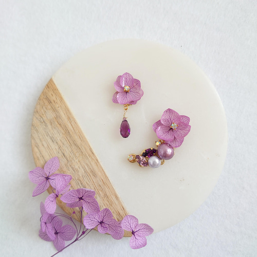 紫陽花ヒラリ雨藤色【イヤーカフ&イヤリング・ピアス】雨ノシズク