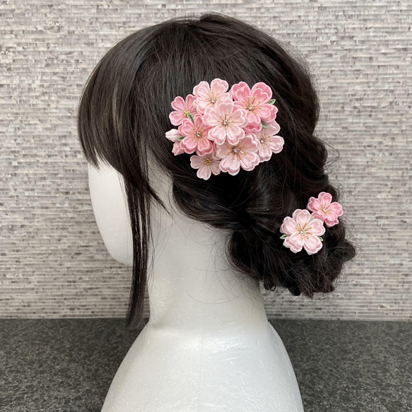 つまみ細工 桜の髪飾り ヘアコーム＋Uピンセット  *卒業式 *入学式  *成人式 *結婚式 *ウェディング *花嫁 袴 3枚目の画像