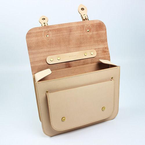 未使用保管品　LANSUIヌメ革手造りリュックバッグ LANSUI DESIGN 名入れ対応 ヌメ革手作り手縫い トートバッグ