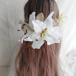 百合（カサブランカ）と胡蝶蘭のヘアアクセサリー　結婚式　髪飾り　和洋兼用ヘッドドレス　ホワイトグリーン　ウェディング　 2枚目の画像