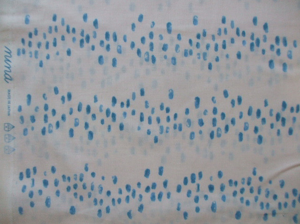 白地×ブルーまだらな水玉柄 nina 小さいショールカラーのブラウス  L~LLサイズ 受注生産 6枚目の画像