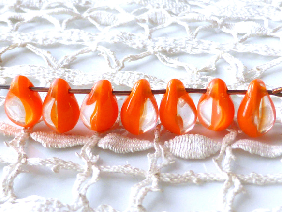 しずく　オレンジ混じり　チェコビーズCzech Glass Beads10個 1枚目の画像