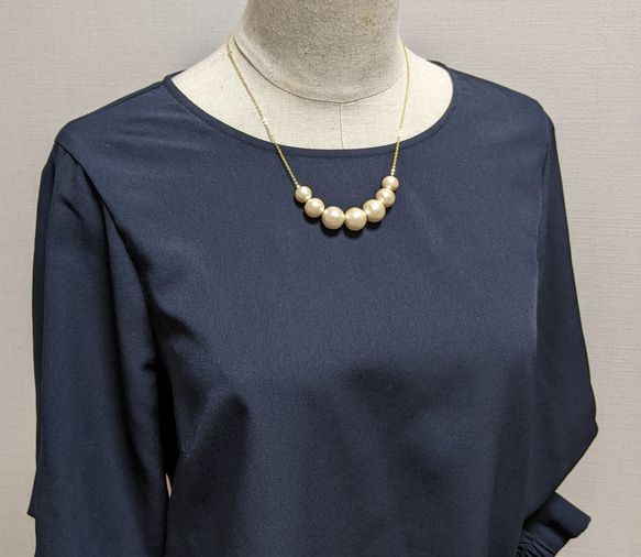 【サージカルステンレス】コットンパール♡7粒グラデーションネックレス　軽い　キスカ　ホワイト　シルバー　ゴールド　 4枚目の画像