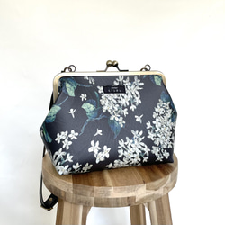 リバティ・アーカイブライラック紺 がま口ショルダーバッグ　2way 1枚目の画像