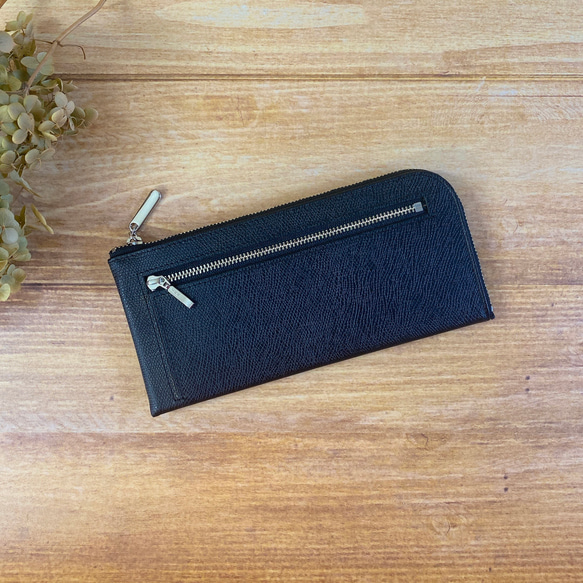 薄くて軽くて大容量なL字長財布 14枚カードポケット 牛革 カラフル ブラック 日本製【Squeeze スクイーズ】 2枚目の画像