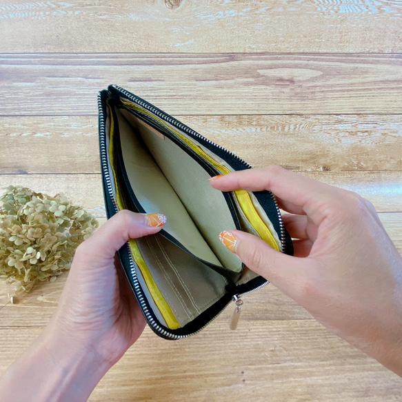 薄くて軽くて大容量なL字長財布 14枚カードポケット 牛革 カラフル ブラック 日本製【Squeeze スクイーズ】 5枚目の画像