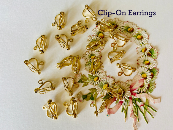 【可換耳環】淡水珍珠黃銅鏤空花朵耳環 第5張的照片