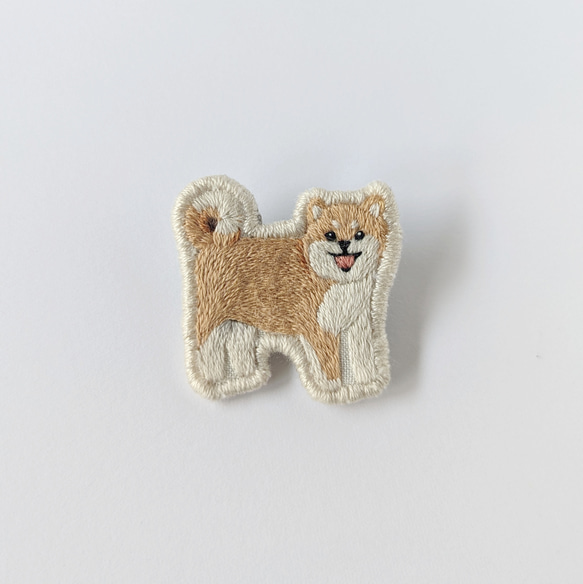 柴犬 刺繍ブローチ 2枚目の画像