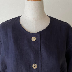 リネン 裾のティアードフリルがかわいい前開きのワンピース 濃紺 ネイビー 無地 M/L  長袖 8枚目の画像
