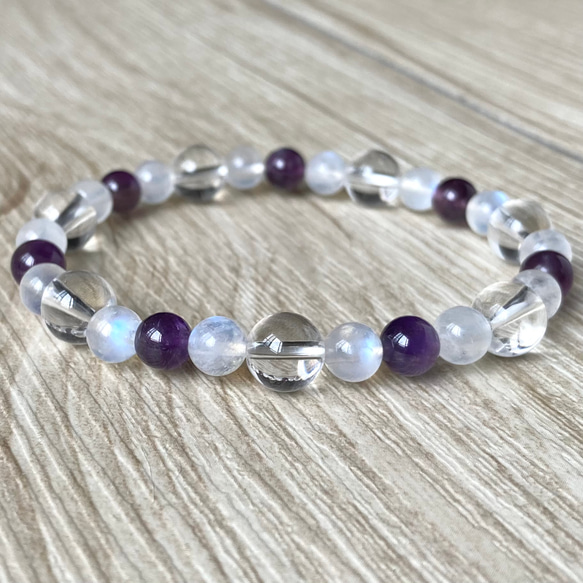 優しい輝きで心を整える、3種の天然石/ レインボームーンストーン