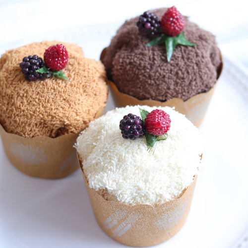 クラフトパンチ ケーキ オーダー受付中(*´∇｀)！！ キャラメル&チョコ&バニラカップケーキ＊サンクスギフト＊3個セット