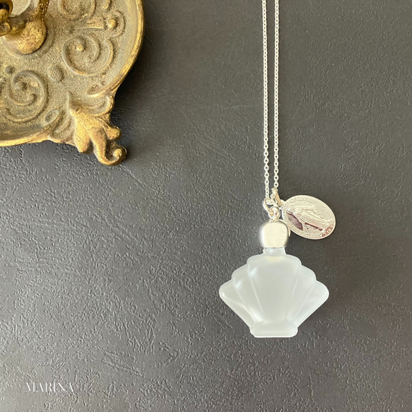 フランス奇跡のメダイ] 香水瓶のロングネックレス - white ネックレス