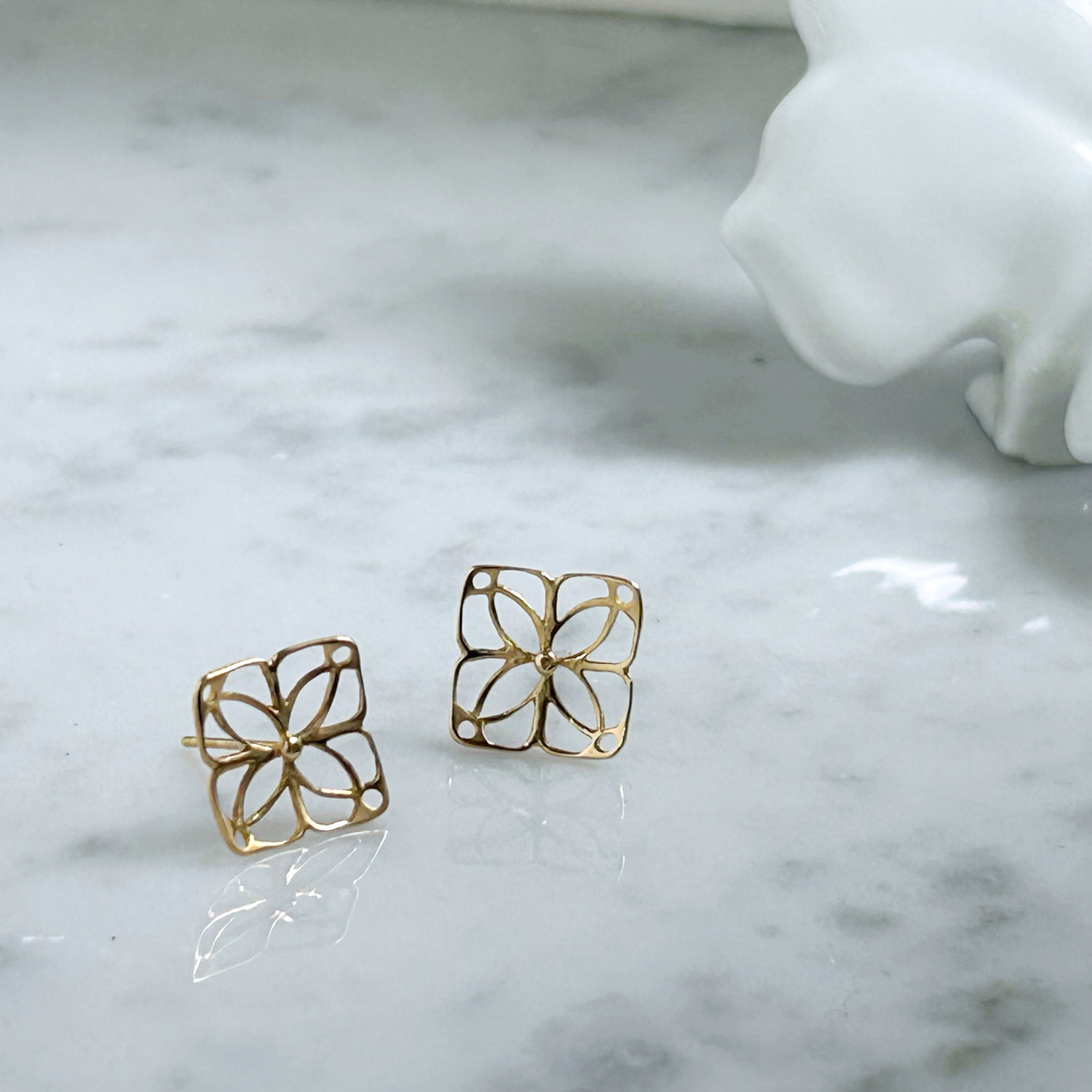 ajisai 紫陽花 K18 ピアス 【FP127】