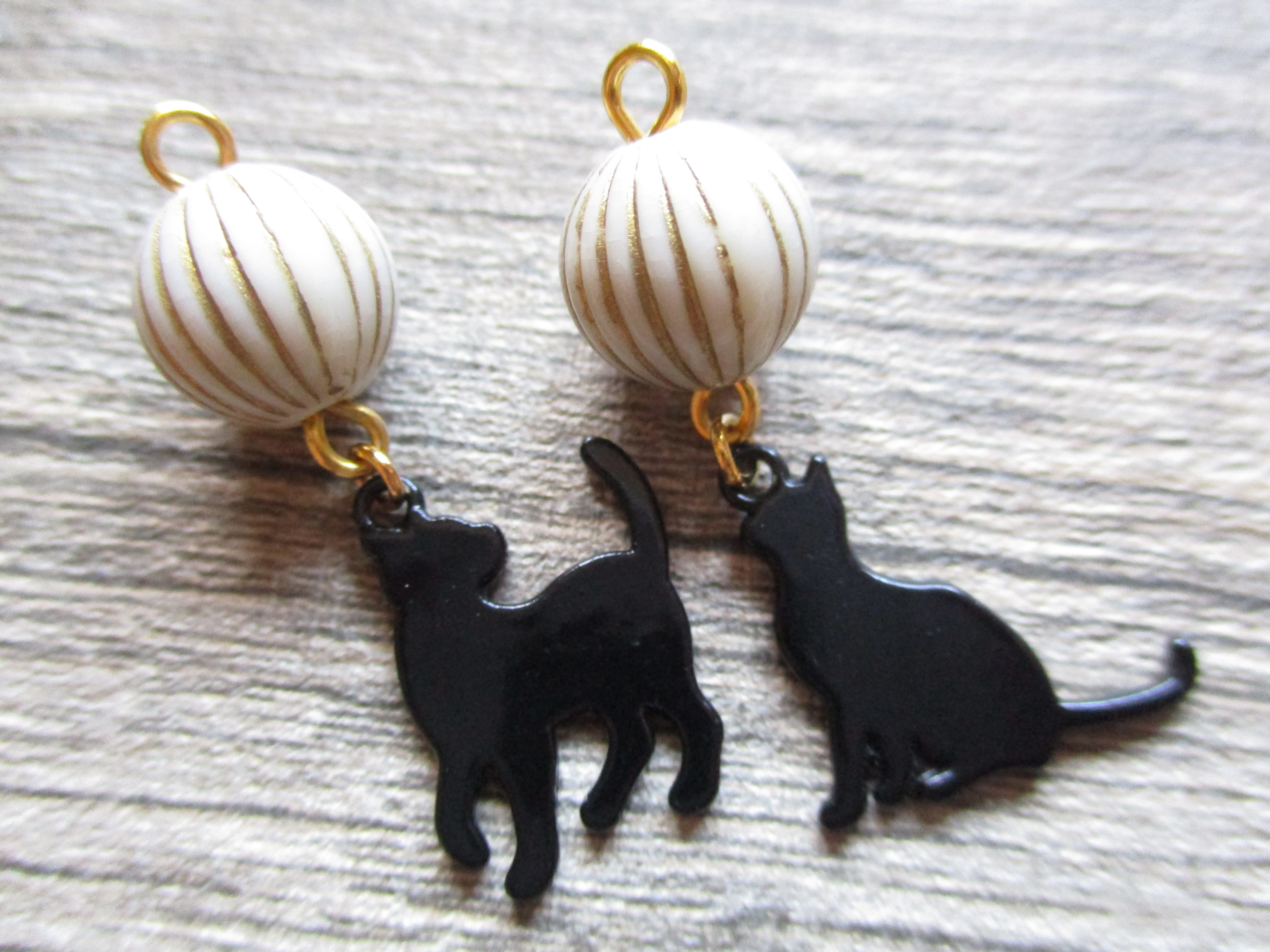 お座り猫さま✨黒猫✨オルゴナイト 黒っぽく 