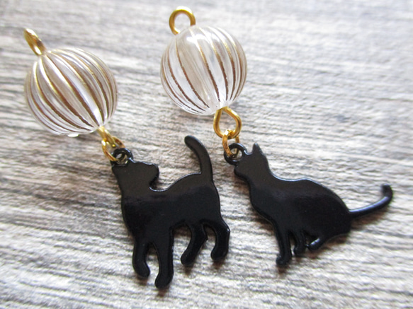 ◇1539 ❀レトロな黒猫・クリア玉のピアス・イヤリング♬ ピアス 