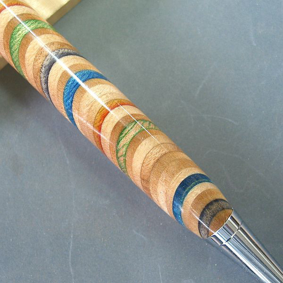 【スケボー廃デッキ】木軸シャープペン　煌めく色彩が素敵【即日発送】　　　　　　　　★シャープペンに変更可（右の項目） 8枚目の画像