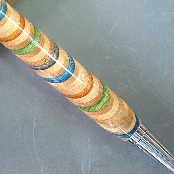 【スケボー廃デッキ】木軸シャープペン　煌めく色彩が素敵【即日発送】　　　　　　　　★シャープペンに変更可（右の項目） 6枚目の画像