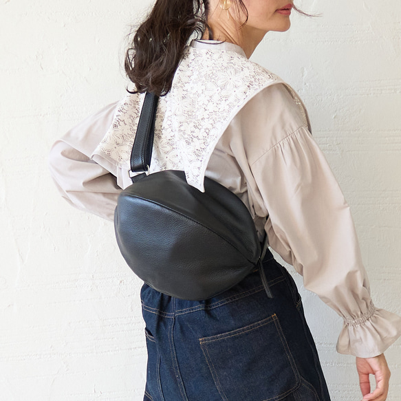 ﾓﾘﾉｶﾞｯｺｳ　上質本革ころんとポーチ肩紐3cmタイプ（ブラック）｜koro-f-rl-bk 4枚目の画像