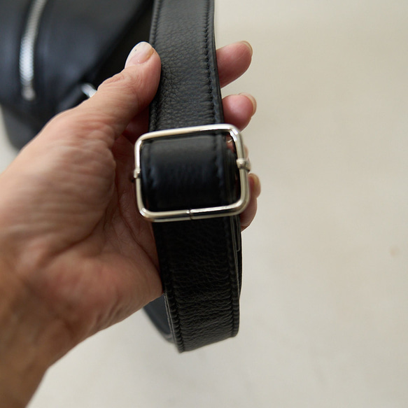 ﾓﾘﾉｶﾞｯｺｳ　上質本革ころんとポーチ肩紐3cmタイプ（ブラック）｜koro-f-rl-bk 10枚目の画像