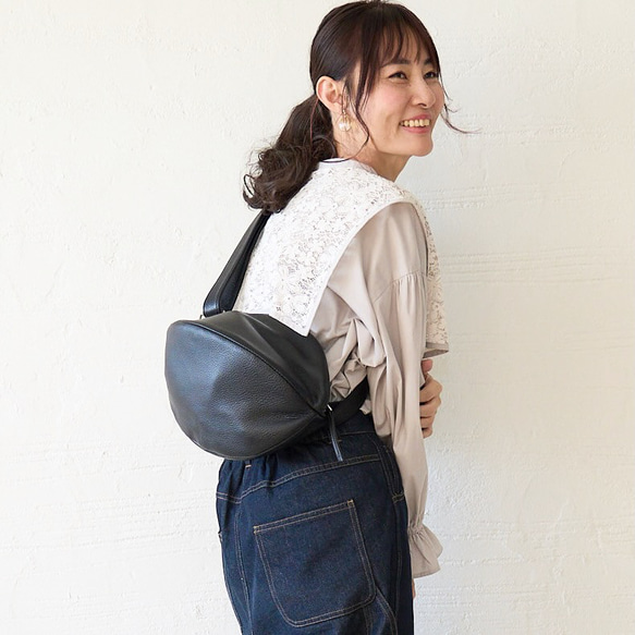 ﾓﾘﾉｶﾞｯｺｳ　上質本革ころんとポーチ肩紐3cmタイプ（ブラック）｜koro-f-rl-bk 14枚目の画像