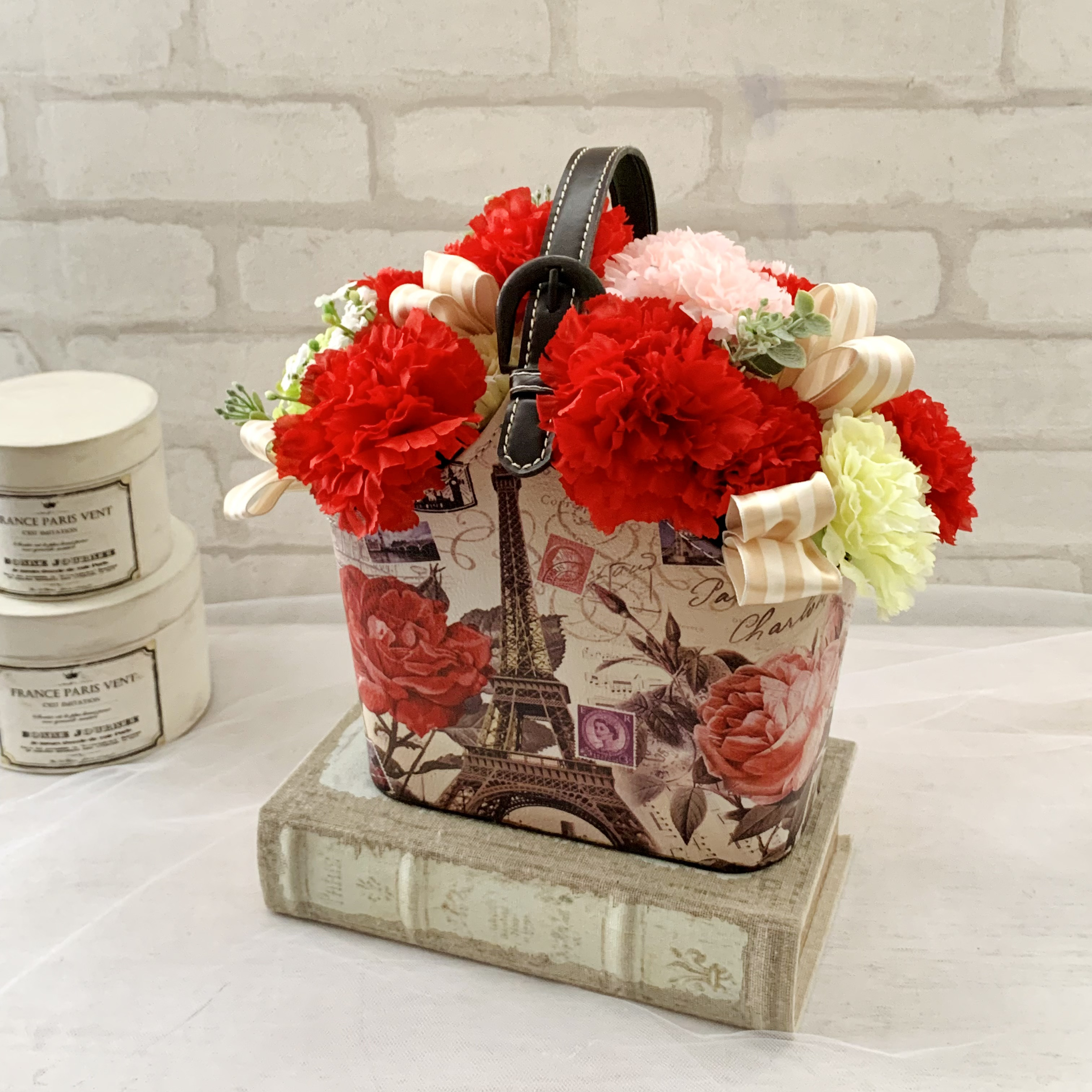 母の日フラワー、カーネーション、フラワーアレンジメント、赤、造花、アーティフィシャルフラワー、ギフト