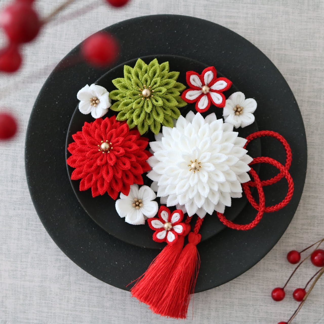 【赤白黄緑】髪飾りセット ★ つまみ細工　成人式　簪　卒業式　結婚式　振袖　七五三　かんざし　色打掛