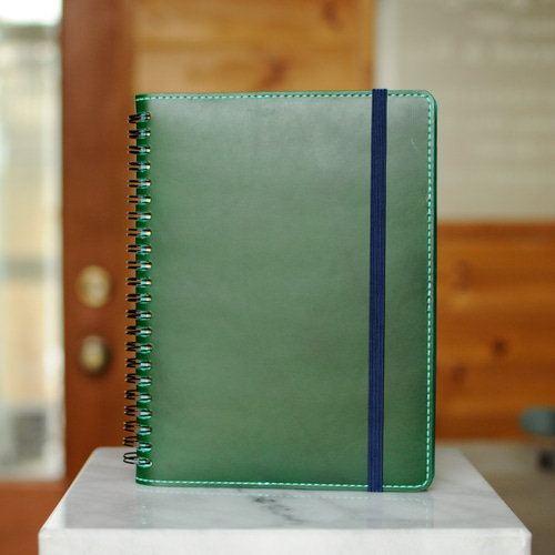 ぴったり入るRollbahn（ロルバーン）のノートカバー 【A5サイズ