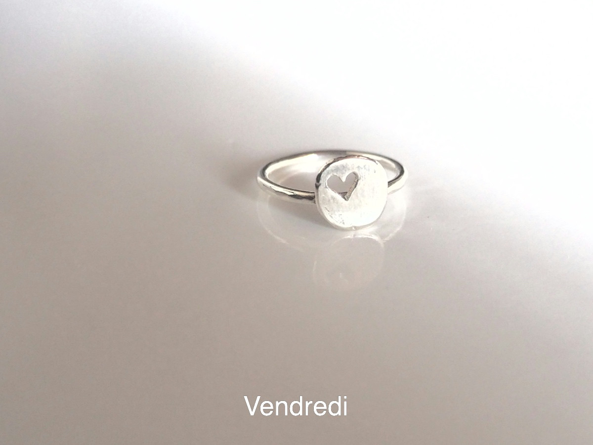 （再販）純銀のプレート・ハートの小窓・ring