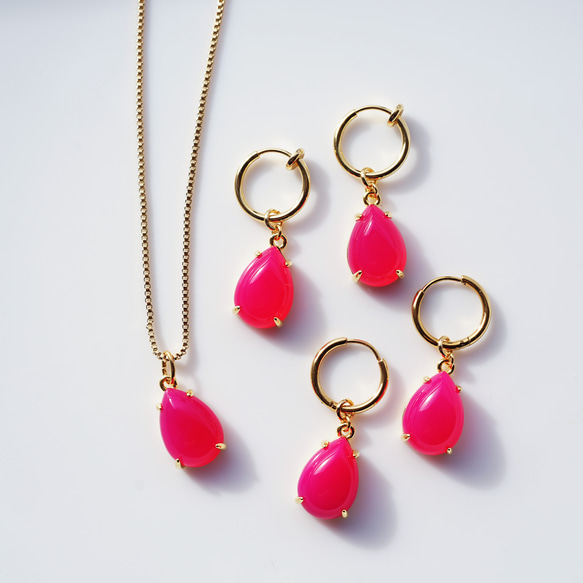 フーシャピンクカルセドニーピアス・サージカルステンレス　～フクシアの花 6枚目の画像