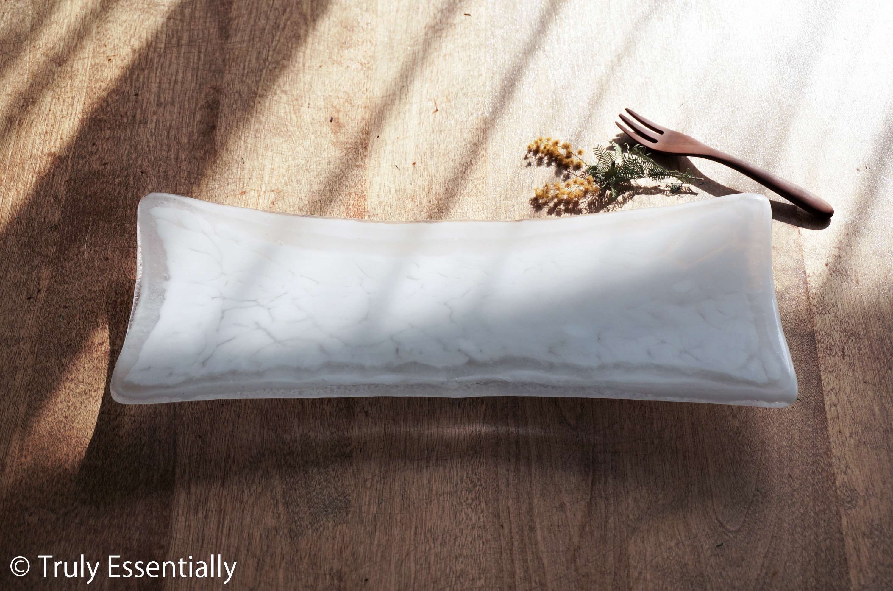 【１点限定制作】● 白色ガラスの器 -「 KAZEの肌 」● 37×15(cm)