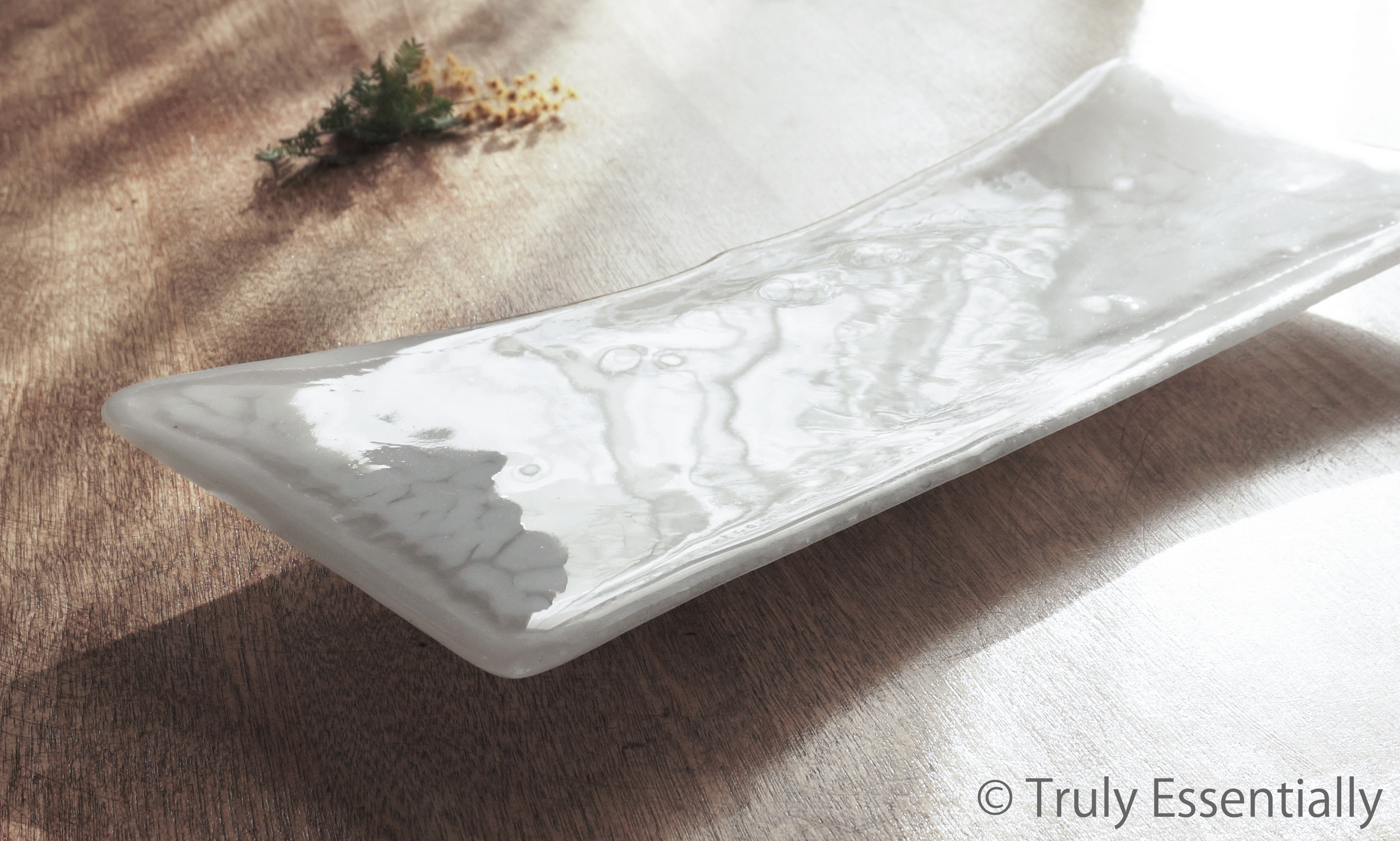 【１点限定制作】● 白色ガラスの器 -「 KAZEの肌 」● 37×15(cm)