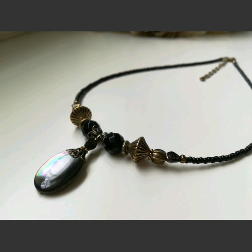 黒蝶貝（マザーオブパール）の上品ネックレス ネックレス